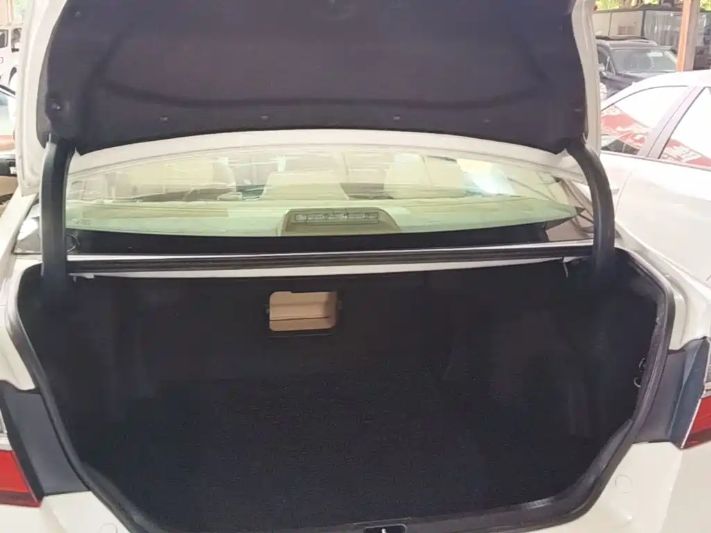 Toyota Camry — миниатюра 19