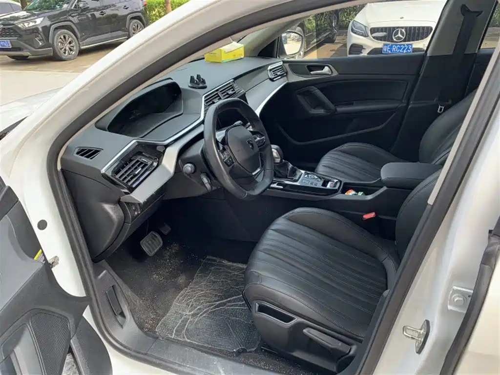 Peugeot 408 — миниатюра 4
