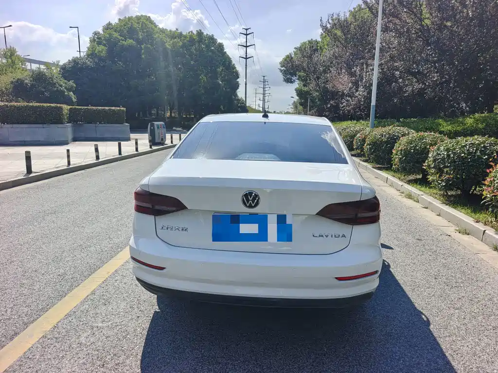 Volkswagen Lavida — миниатюра 5