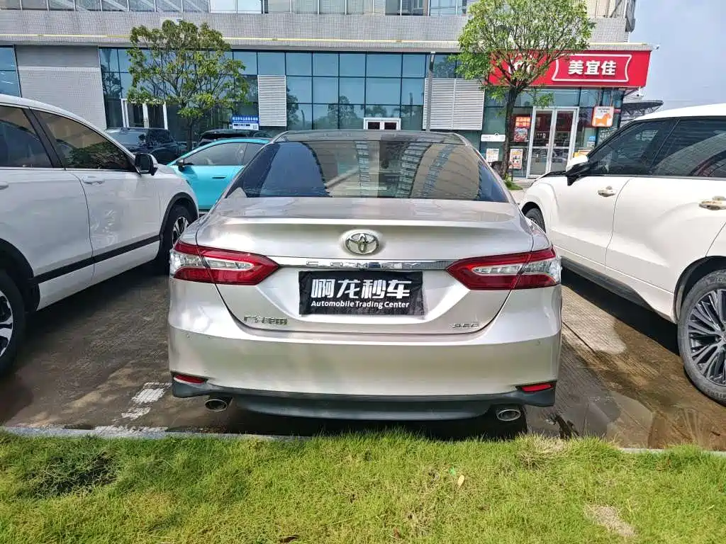 Toyota Camry — миниатюра 9