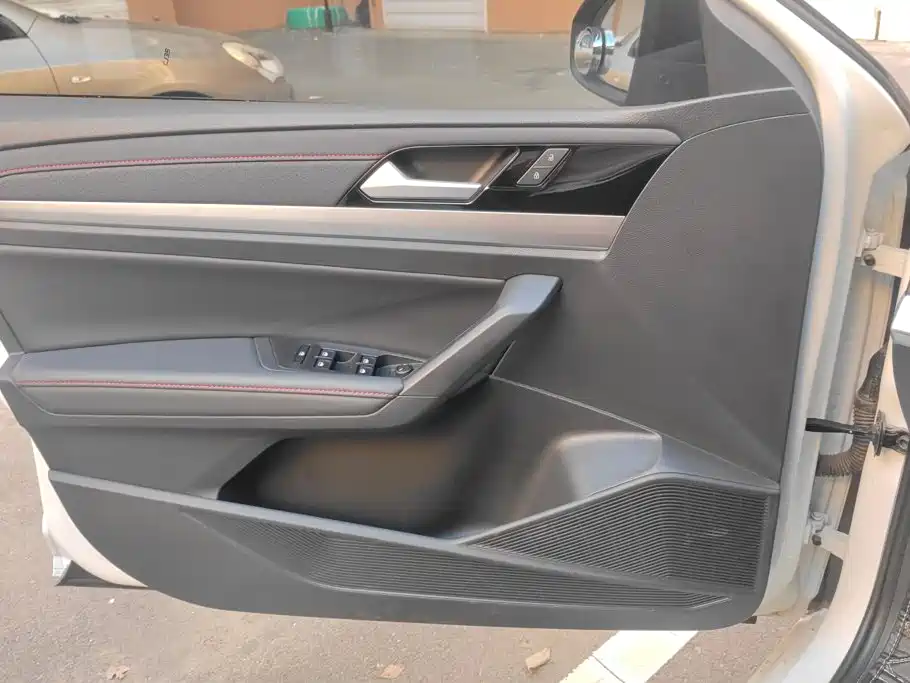 Volkswagen Lavida — миниатюра 7
