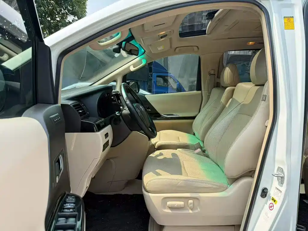 Toyota Alphard 3.5L Luxury Edition, фото 5