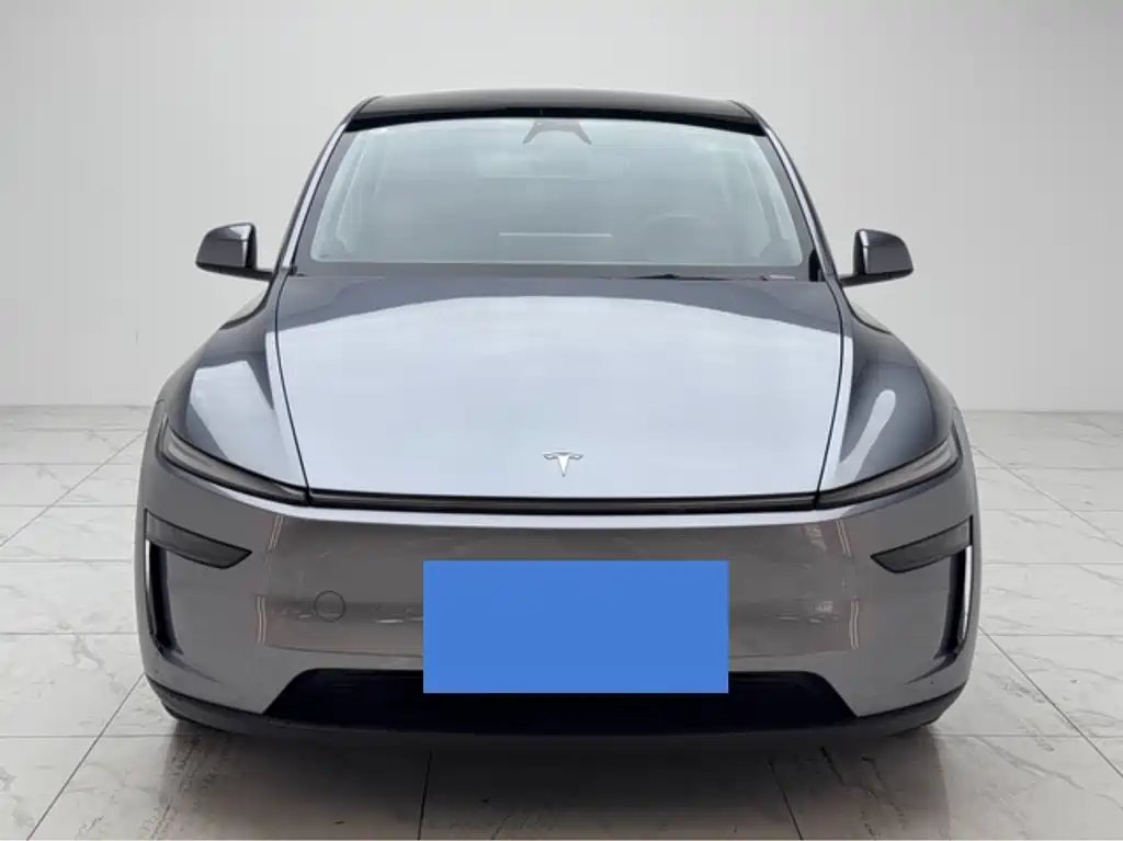 Tesla Model Y 2025