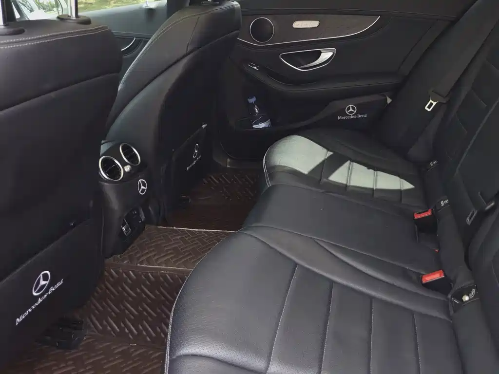 Mercedes-Benz C-Class — миниатюра 8
