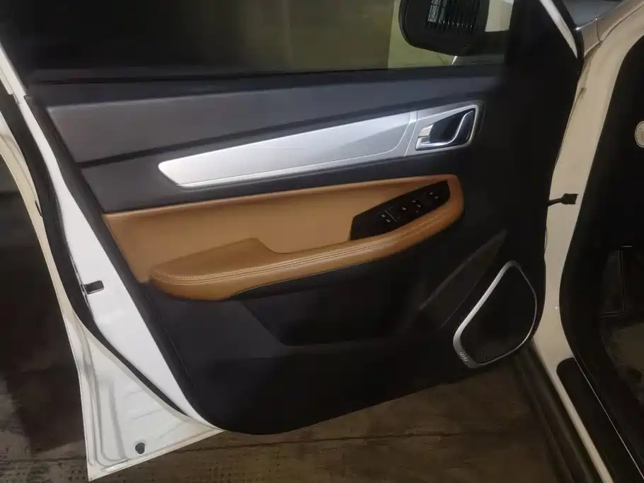 Geely Vision X6 — миниатюра 7