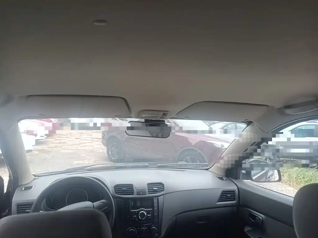 Wuling Hongguang — миниатюра 18