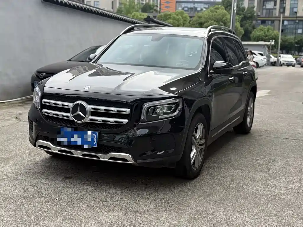 Купить Mercedes-Benz GLB