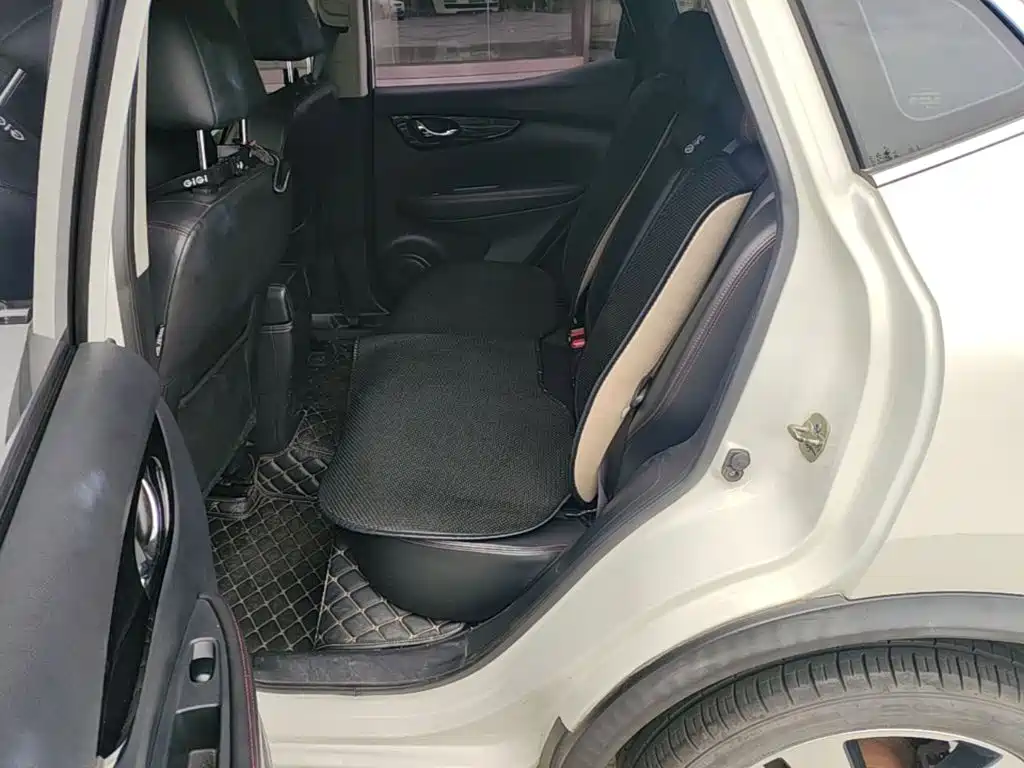 Nissan Qashqai — миниатюра 13