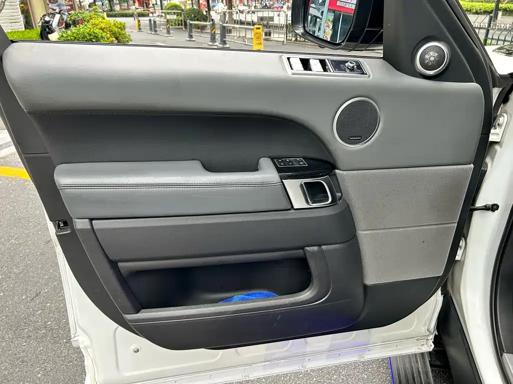 Land Rover Sport — миниатюра 9
