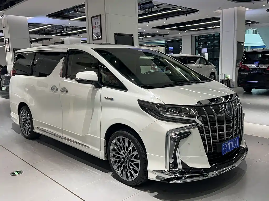 Toyota Alphard — миниатюра 2