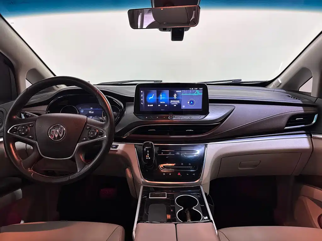 Buick GL8 — миниатюра 8