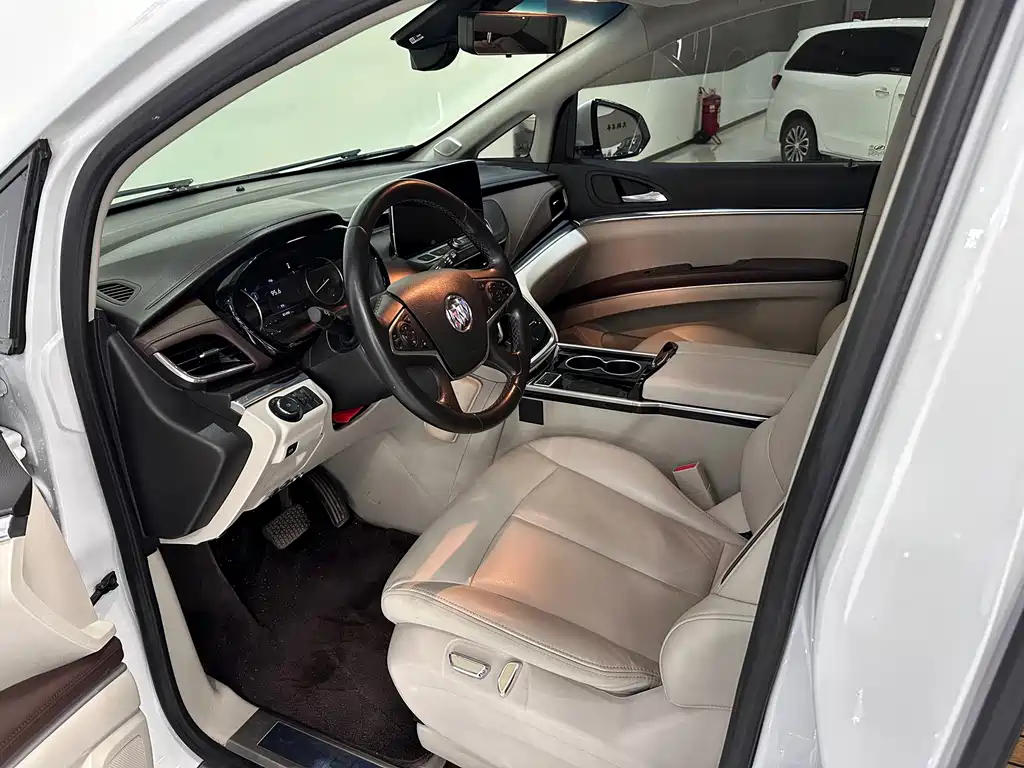 Buick GL8 — миниатюра 5