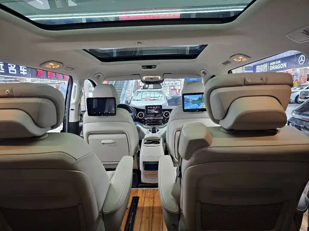Mercedes-Benz V-Class — миниатюра 17