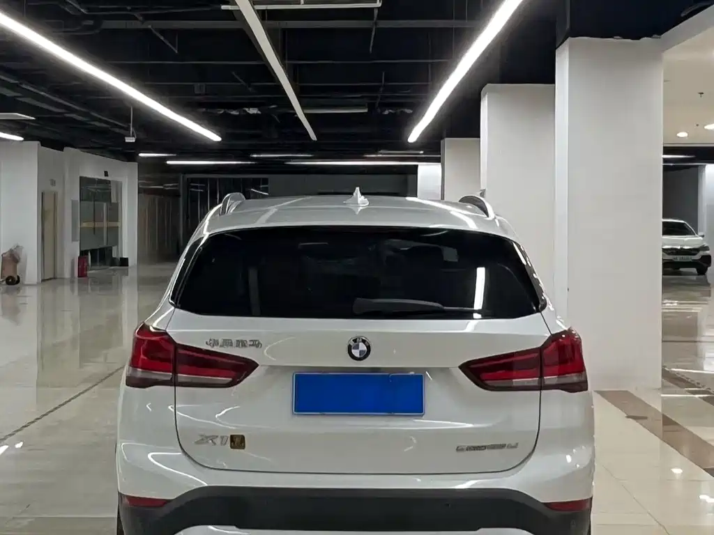 BMW X1 2022 — фото 5