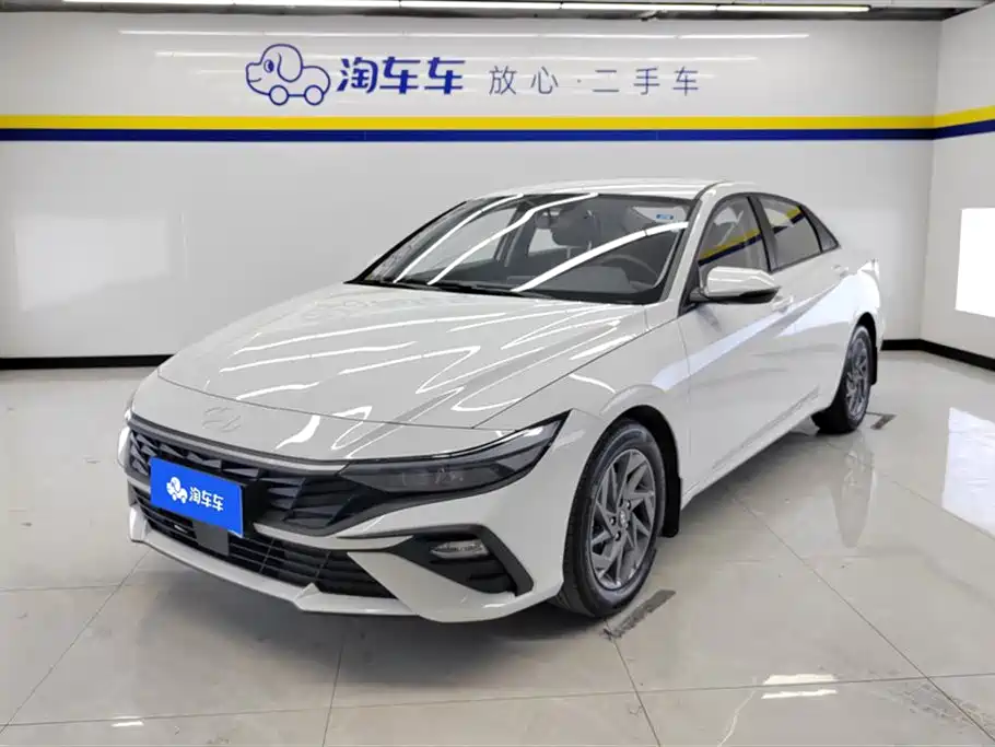 Hyundai Elantra 2025