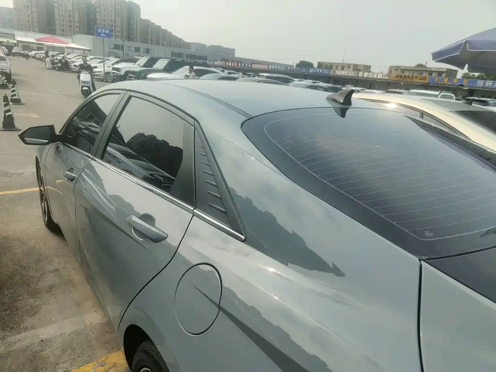 Hyundai Elantra — миниатюра 20