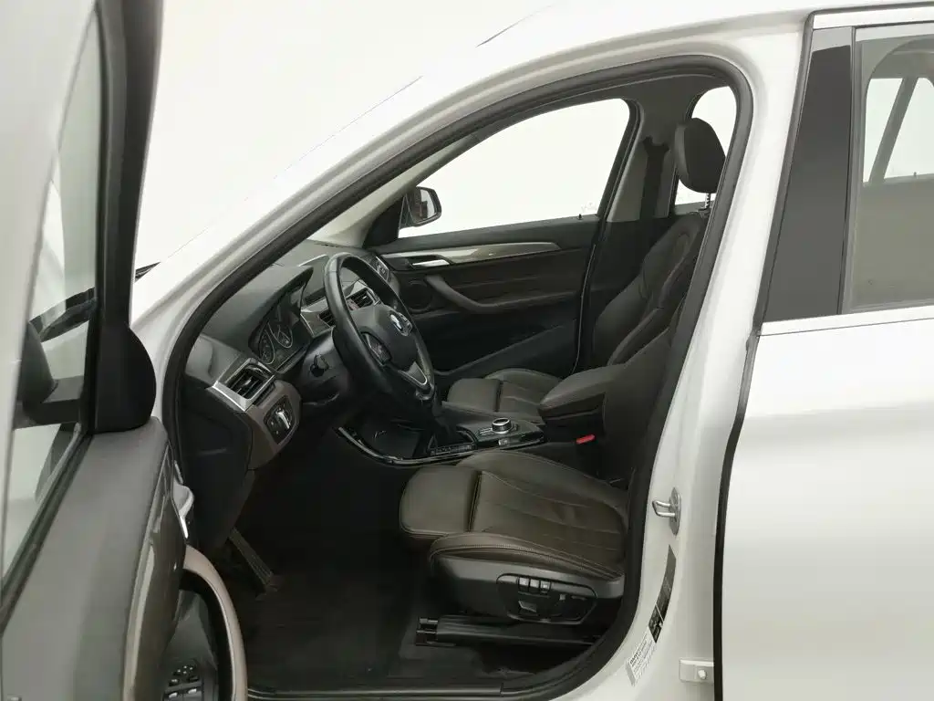 BMW X1 — миниатюра 10