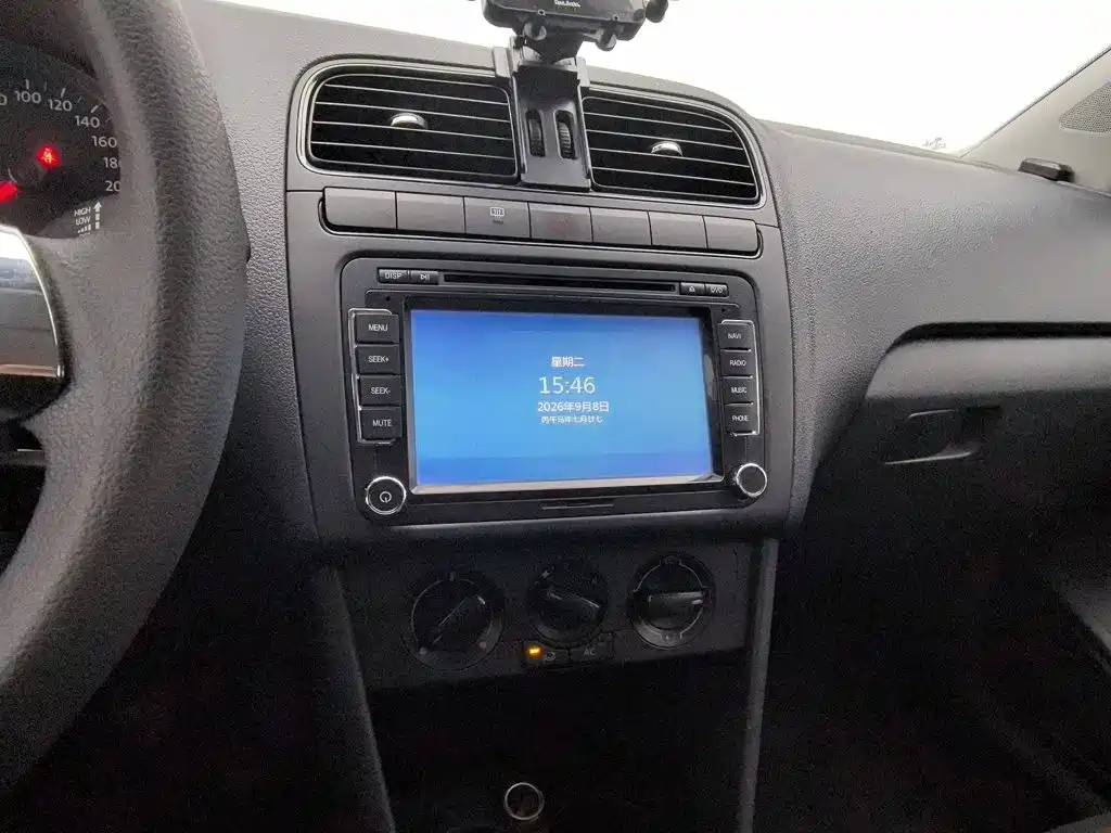 Volkswagen Polo — миниатюра 12