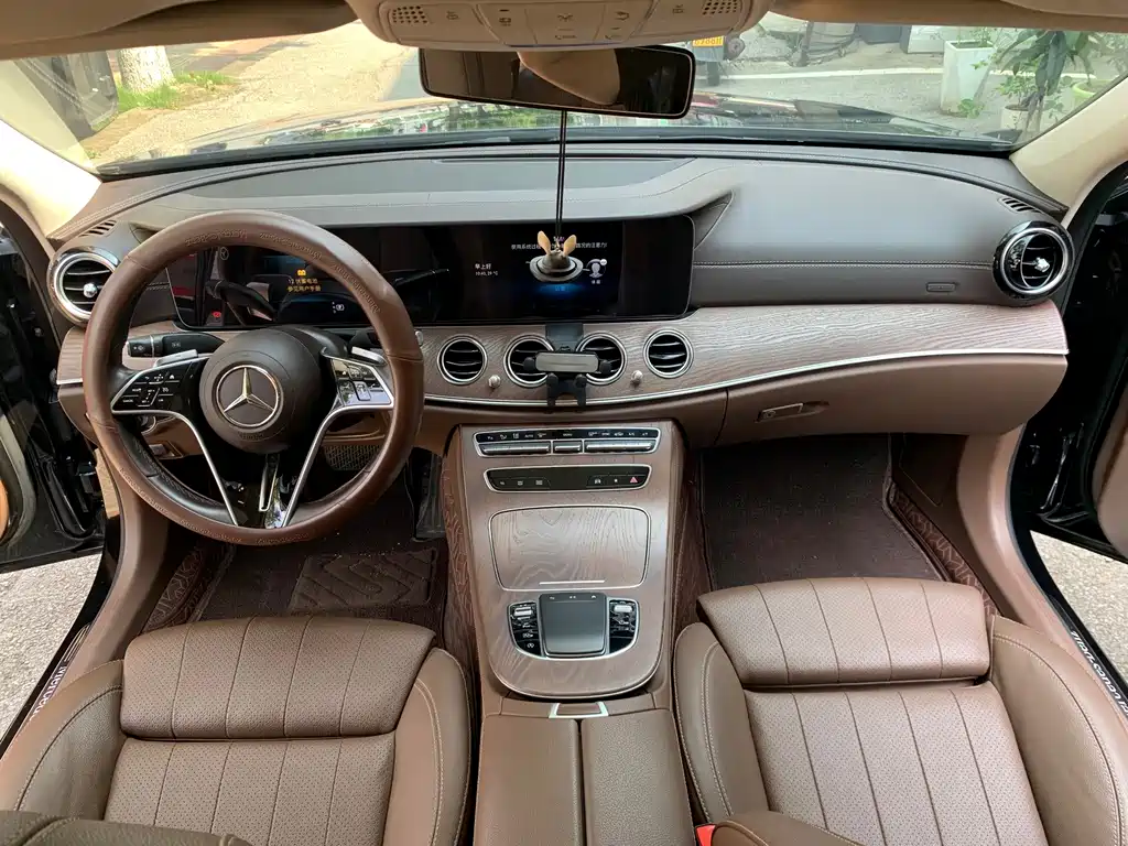Mercedes-Benz E-Class — миниатюра 15