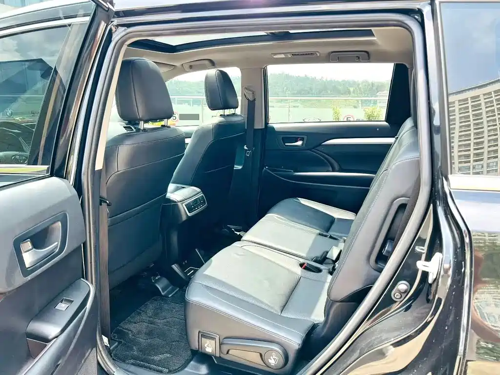 Toyota Highlander — миниатюра 5