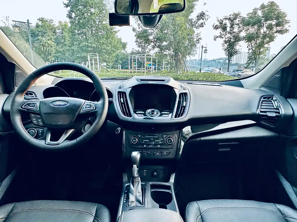 Ford Kuga — миниатюра 7