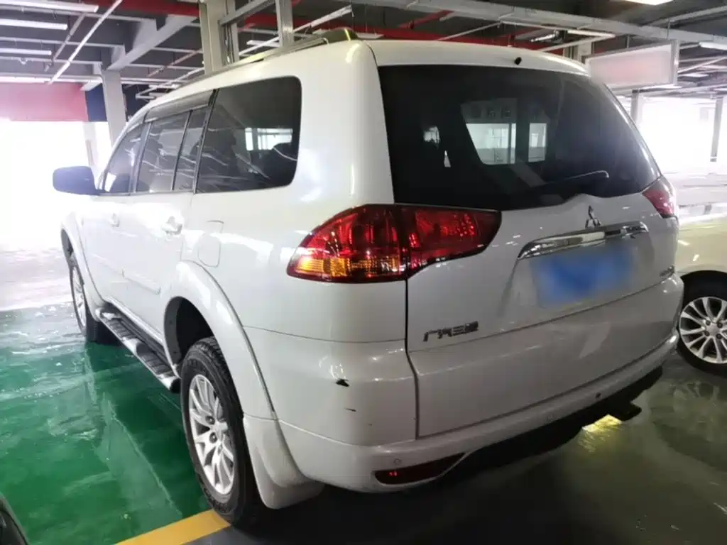 Mitsubishi Pajero Sport — миниатюра 5