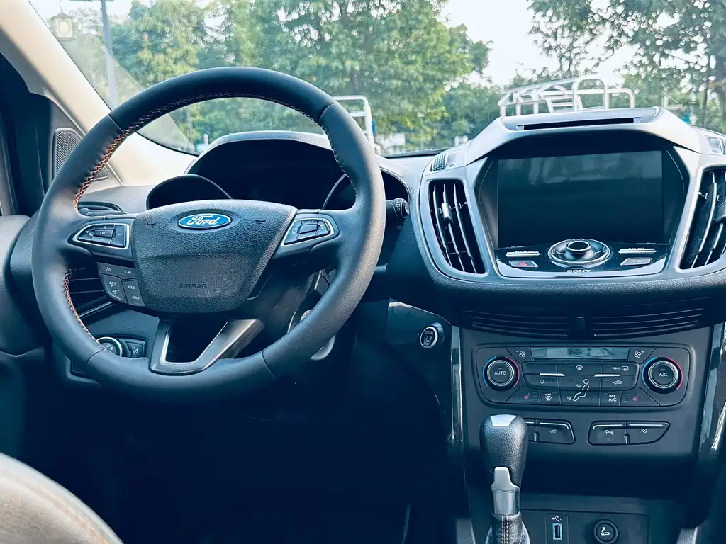 Ford Kuga — миниатюра 6