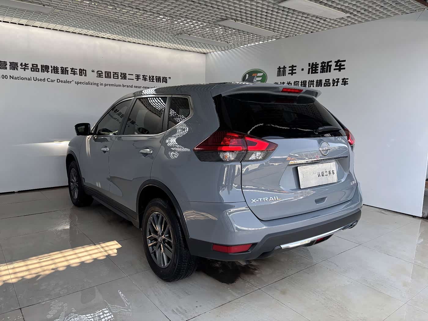 Nissan X-Trail 2.0 л 2025 г. Серебристо-серый, пробег 9900 км