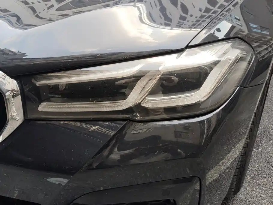 BMW 5 Series — миниатюра 5