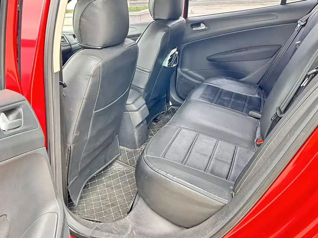 Peugeot 308 2014 1.6L MT