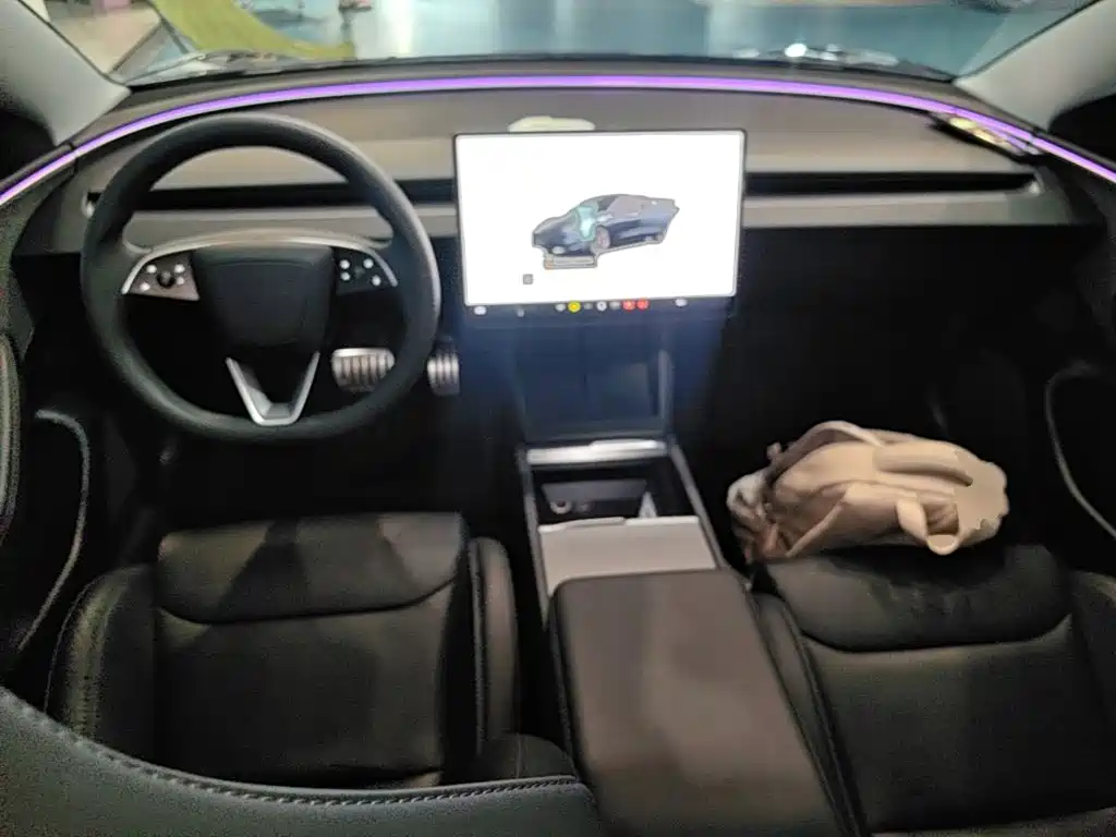 Tesla Model 3 — миниатюра 10