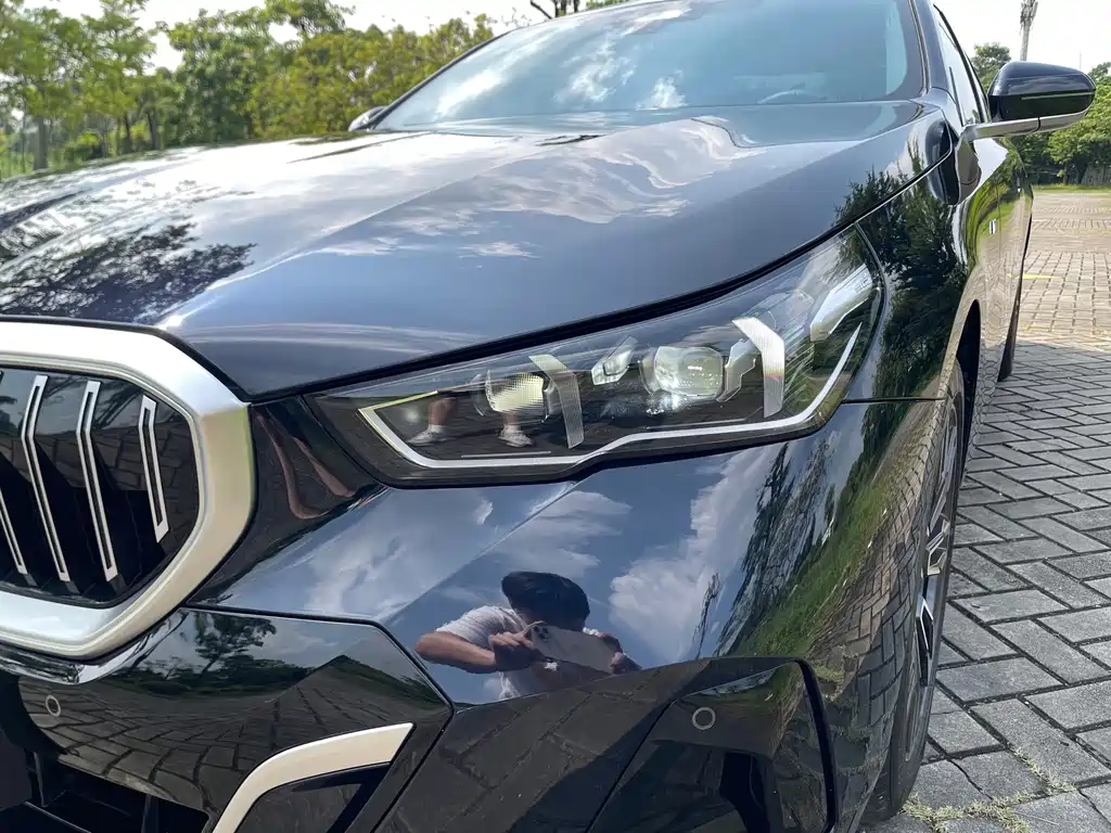 BMW 5 Series — миниатюра 23