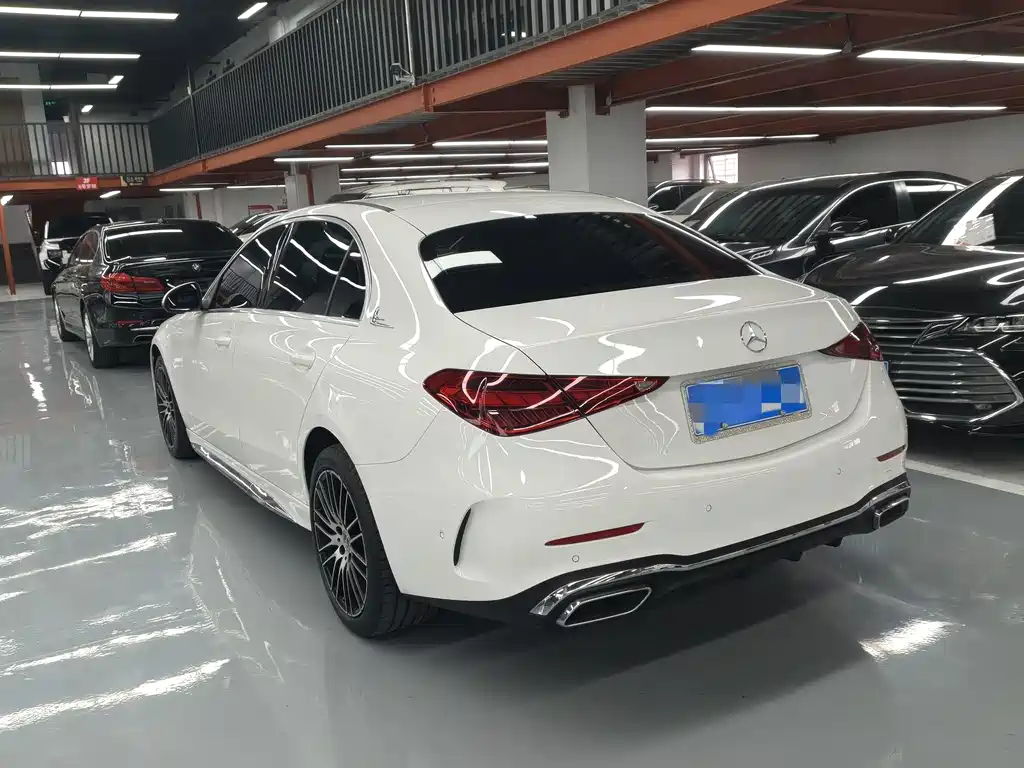 Mercedes-Benz C-Class — миниатюра 12