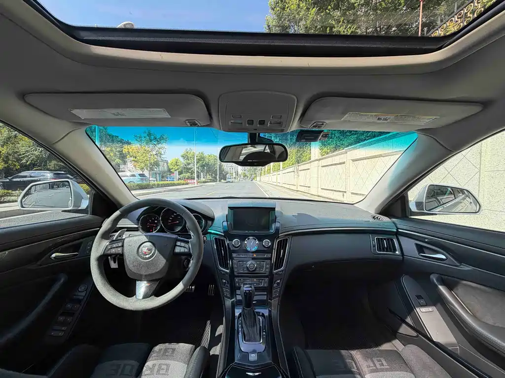 Cadillac CTS — миниатюра 11