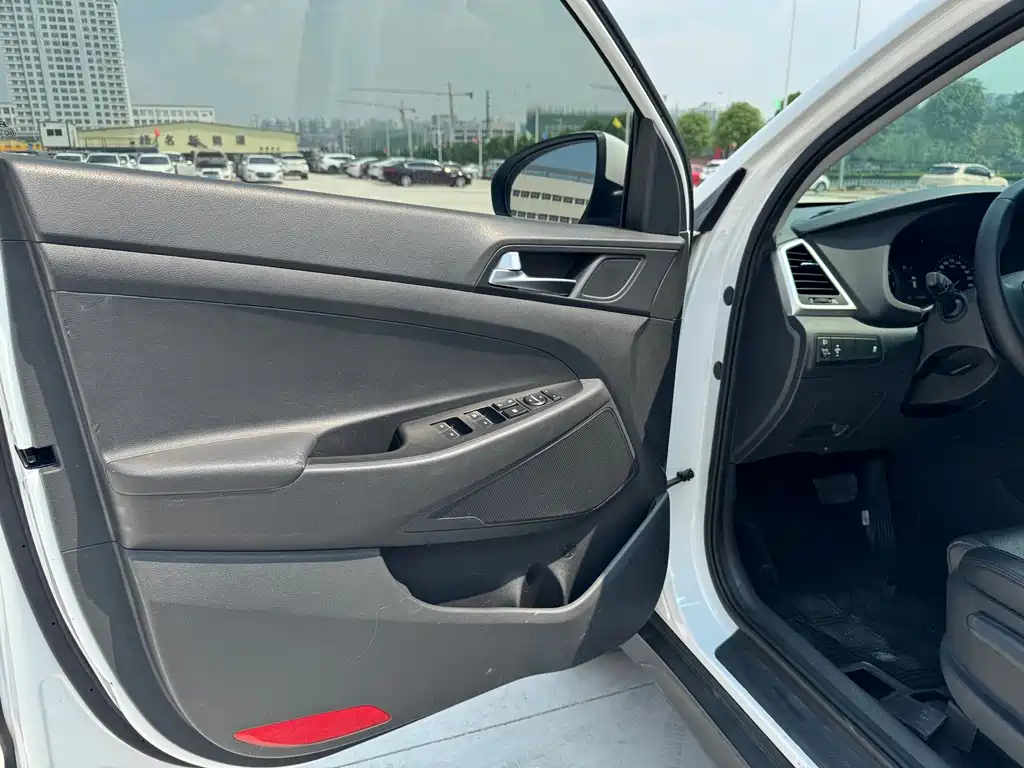 Hyundai Tucson — миниатюра 9
