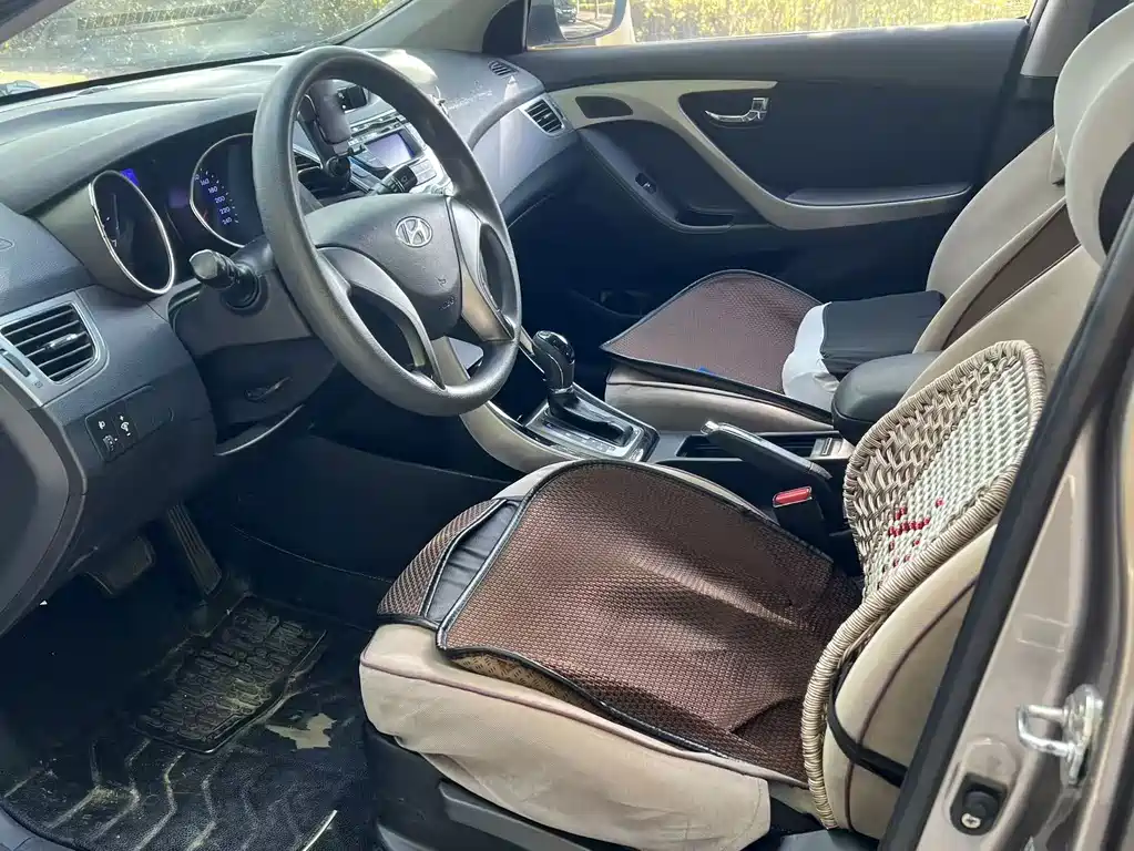 Hyundai Elantra Langdong — миниатюра 6