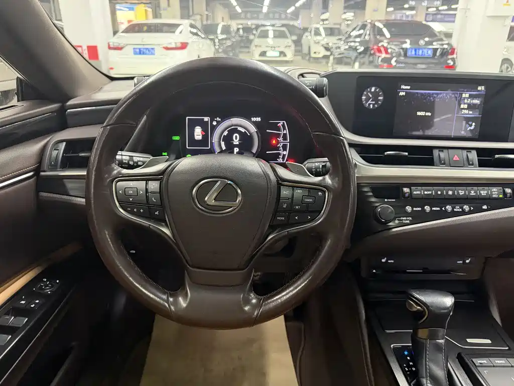 LEXUS ES