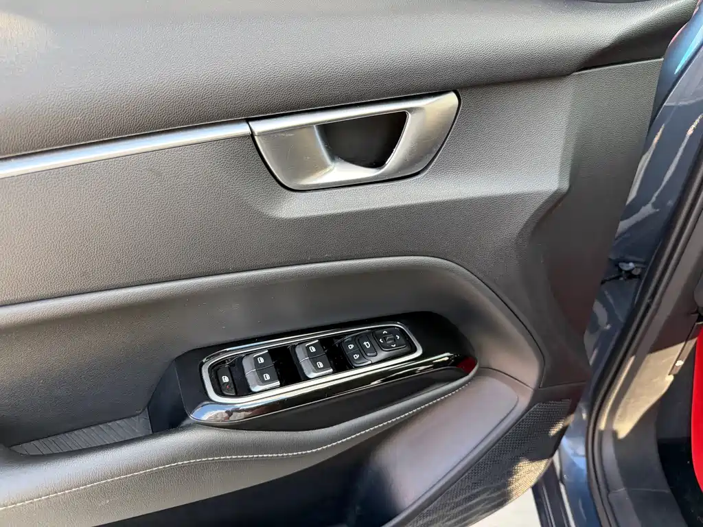 Wuling Victory — миниатюра 8