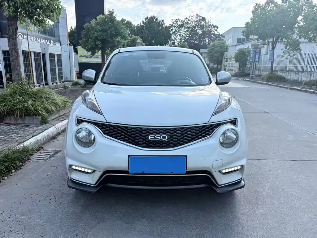 Infiniti ESQ — миниатюра 2