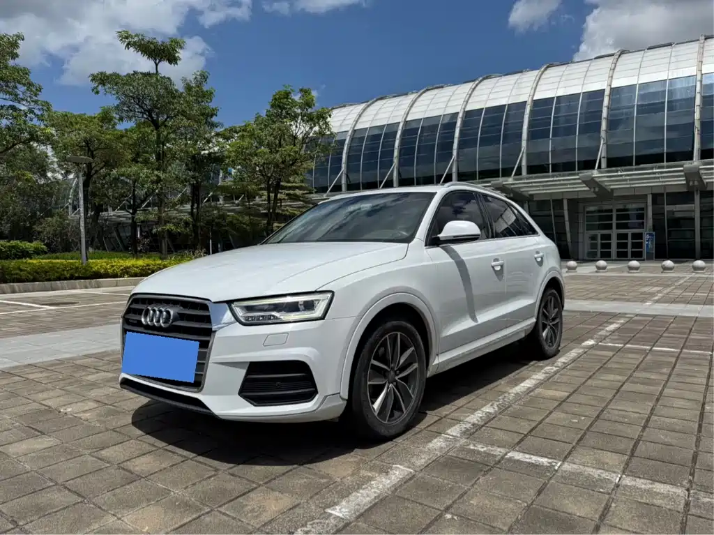 Купить Audi Q3