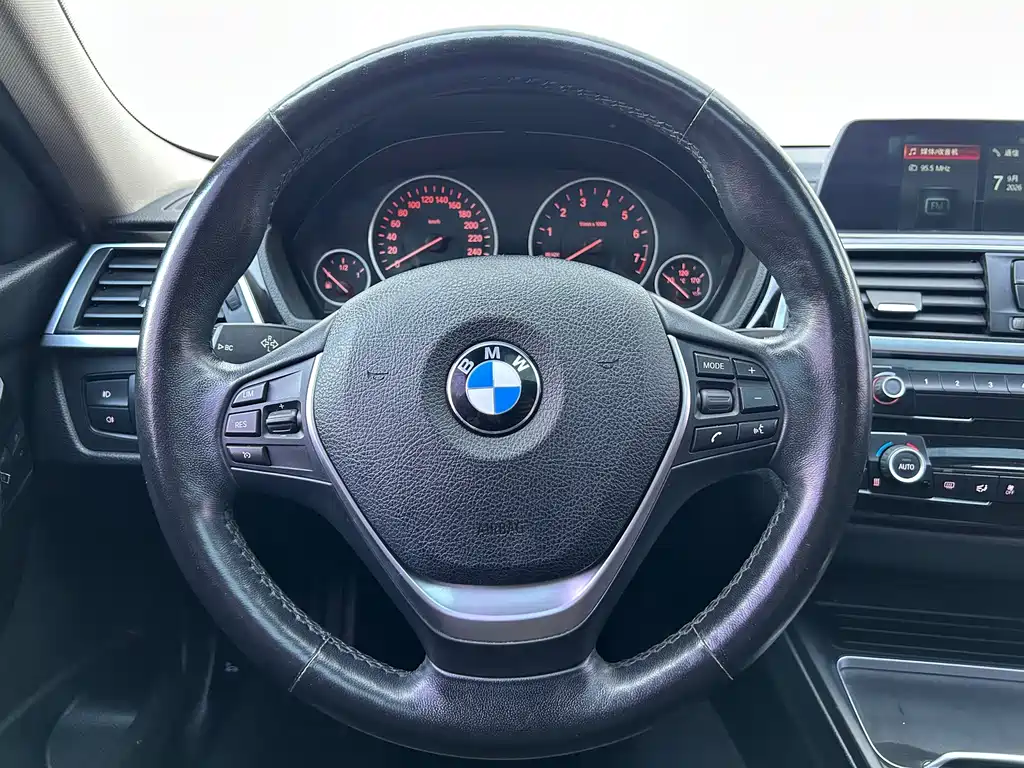 BMW 3 Series — миниатюра 17