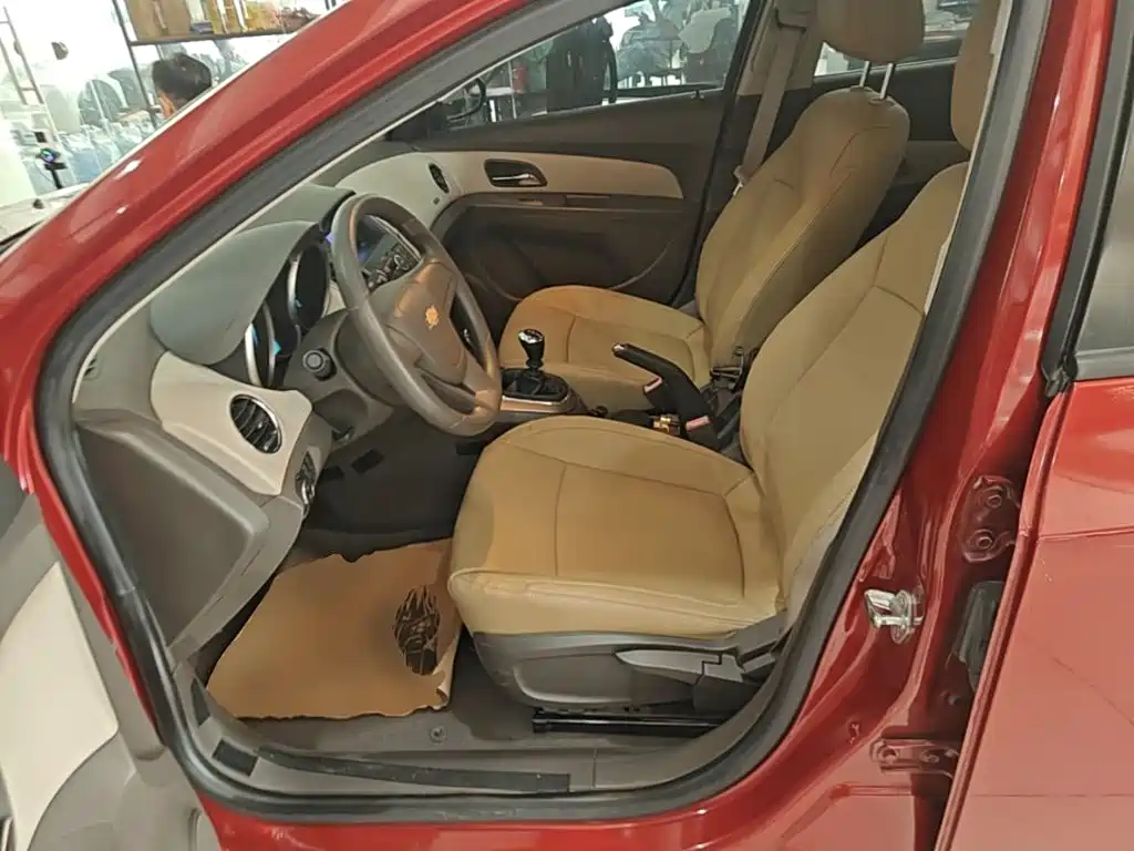 Chevrolet Cruze — миниатюра 15