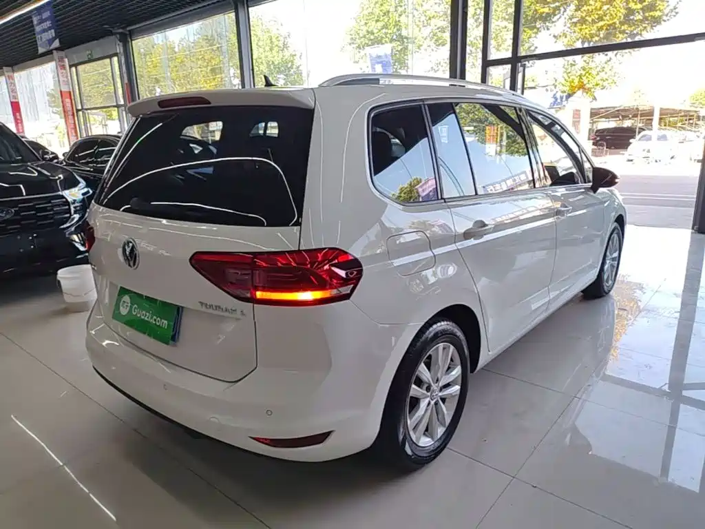 Volkswagen Touran — миниатюра 7
