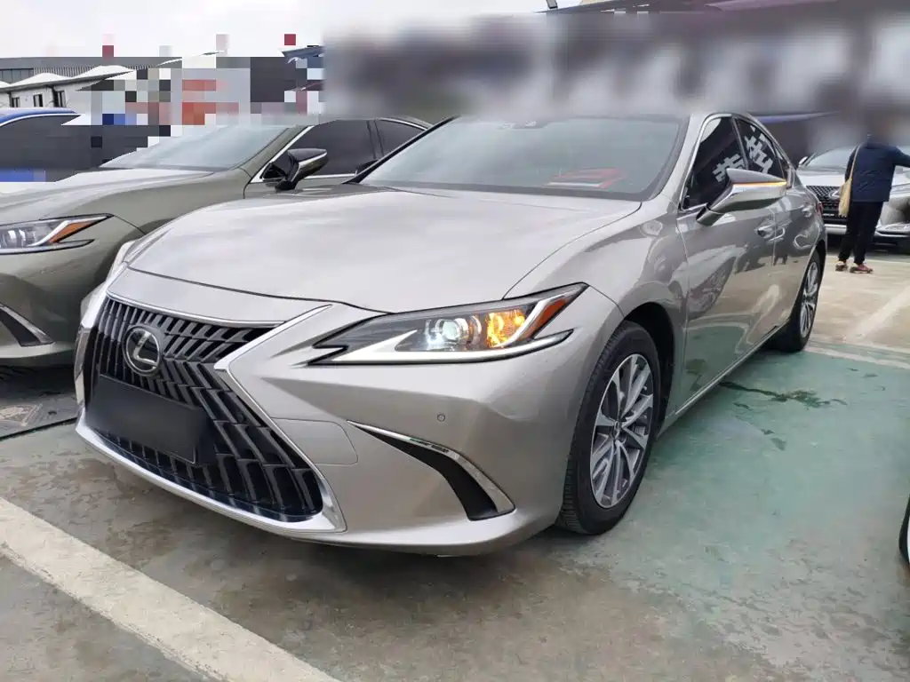 Lexus ES 2022 300h
