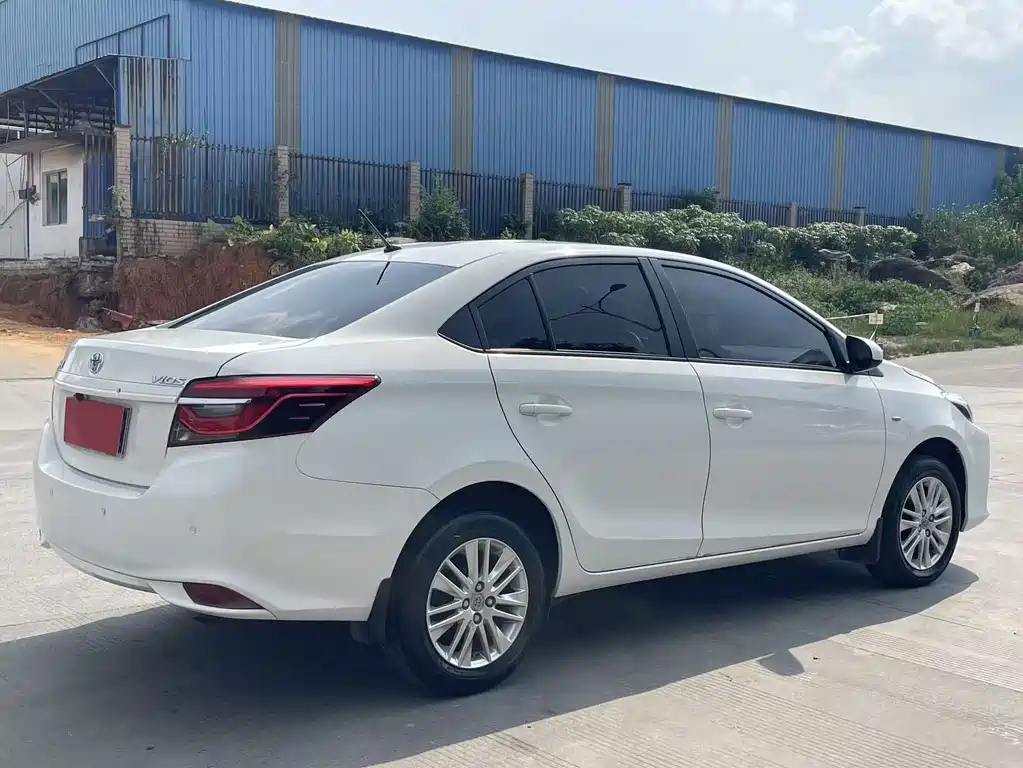 Toyota Vios — миниатюра 9