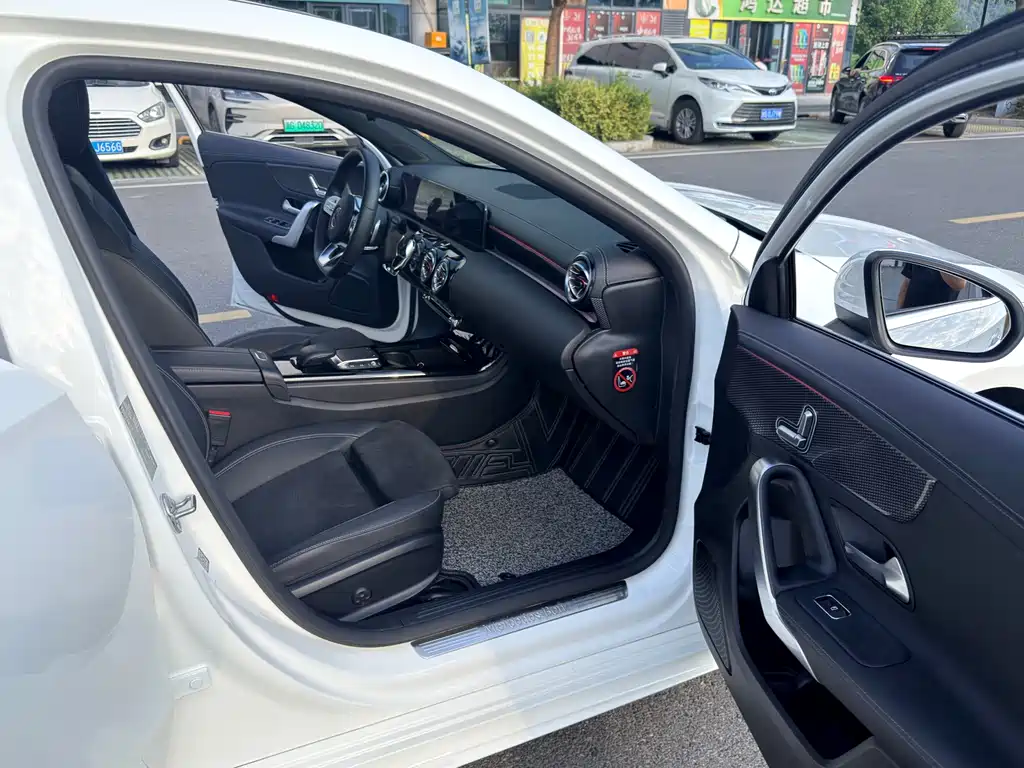 Mercedes-Benz A-Class — миниатюра 12