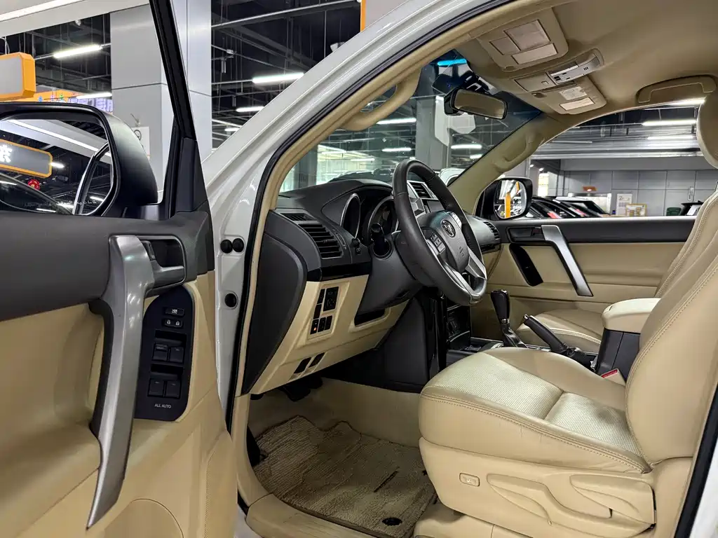Toyota Land Cruiser Prado 2016 4.0L GX-R