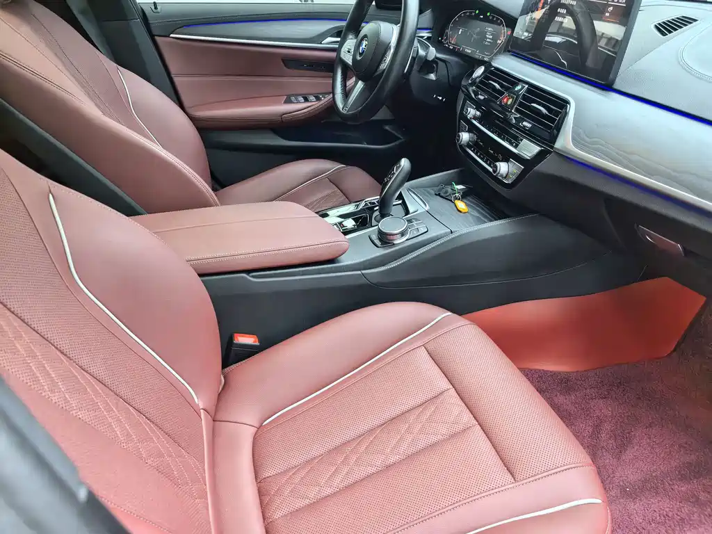 BMW 5 Series — миниатюра 12