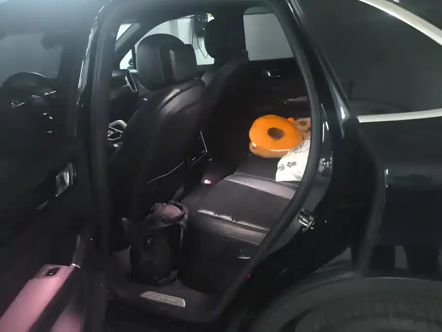 Porsche Cayenne — миниатюра 11