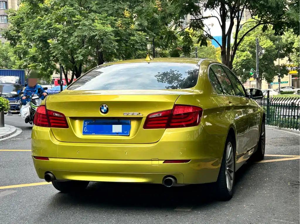 BMW 5 Series — миниатюра 4